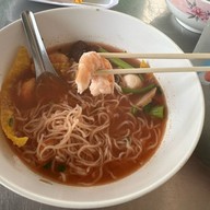 บะหมี่เกี๊ยวกุ้งธนพร