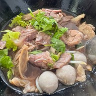 ก๋วยเตี๋ยวเนื้อตุ๋น-หมูตุ๋นบางกรวย