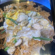 เฮงหอยทอดชาวเล ตลาดสดธนบุรี