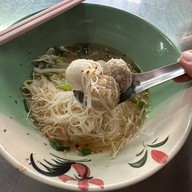 เจ๊เพ็ญ ก๋วยเตี๋ยวจีนแคะ หมูตุ๋น สูตรอาโผ่