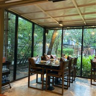 Thuyen (เถวียน) เอกมัย