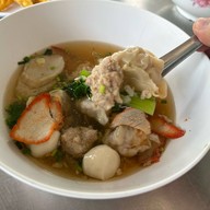 บะหมี่เกี๊ยวกุ้งธนพร