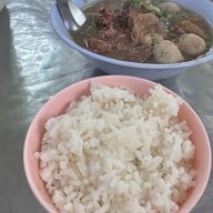 อาเหลียง ก๋วยเตี๋ยวเนื้อตุ๋น ประชานิเวศน์