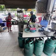 ก๋วยเตี๋ยวเนื้อตุ๋น-หมูตุ๋นบางกรวย