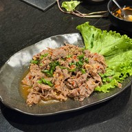 Thuyen (เถวียน) เอกมัย