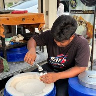 บรรยากาศ ไอติมไข่แข็งเมืองทอง