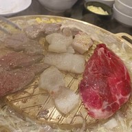 Bar-B-Q Plaza พาราไดซ์ พาร์ค
