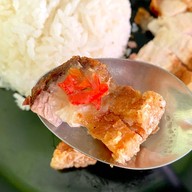 เทพนคร ขัาวมันไก่  เกาเหลาเลือดหมู