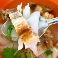 เทพนคร ขัาวมันไก่  เกาเหลาเลือดหมู