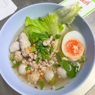 เมนูของร้าน นายตี๋ลูกชิ้นปลากราย 3 รส ทอดมันปลากราย สวรรค์วิถี