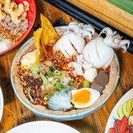 ก๋วยเตี๋ยวปากหม้อน่าล่อในสวน