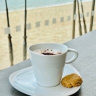 Luna Lanai Bar & Restaurant