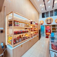 เตียง้วนเฮียงเดลีซ (จำหน่ายหมูแผ่น มานานกว่า70ปี) โรงแรมรามาด้าพลาซ่าแม่น้ำ