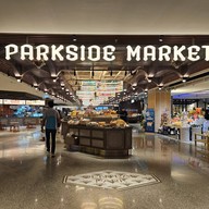 แอนก๋วยเตี๋ยวคั่วไก่ Dusit Central Park