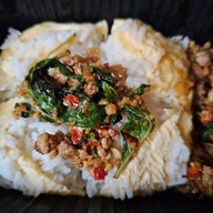 เมนูของร้าน กระเพรา ผัดไทย ข้าวผัดปู @พระโขนง พระโขนง