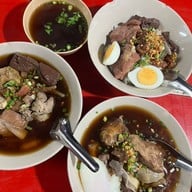 ข้าวต้มรถแดง (ข้าวต้มทรงเครื่อง)