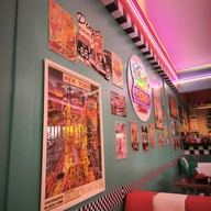 บรรยากาศ A&A Diner ทรีสแควร์