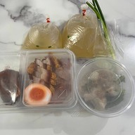 นายตึ๋ง ข้าวหมูแดง บางนา-ราม2