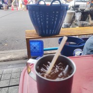 หน้าร้าน ก๋วยเตี๋ยวเนื้อ-หมูลุงดม ตลาดปากน้ำ