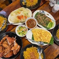 ไก่ทอดเดชา ชีอุทิศ