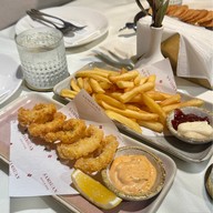 Samsuan Dessert & Dining -