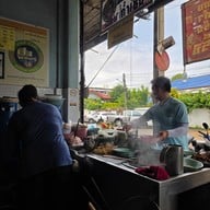 หน้าร้าน บะหมึ่ก๋ำเช้ง