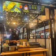 โต๋หมูเต๊ะ ตลาดวัดกู้