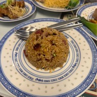 Apollo duck อพอลโล่ดั๊ก 👍 🍤🦆ข้าวหน้าเป็ด บะหมี่เกี๊ยวกุ้ง ข้าวหน้าไก่ หมูกรอบอร่อย ชานมฮ่องกง เป็ดย่างฮ่องกง หมูแดง roast duck bbq pork wonton mee หมูกรอบฮ่องกง เป็ดย่างโฟว์ซีซั่น บะหมี่เกี๊ยว สาทร