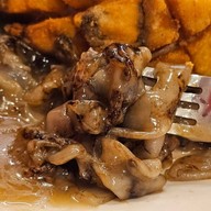 เฮียเหรี่ยง ราดหน้าน้ำทอง