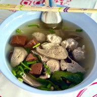 เมนูของร้าน นกโจ๊ก,ต้มเลือดหมู - หน้าวัดมหาธาตุ