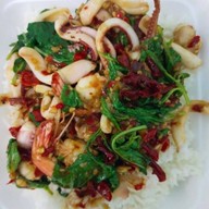 ผัดกระเพรา ตามสั่ง By คุณนิ@นวนคร.