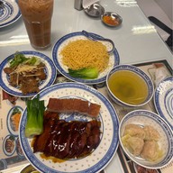 Apollo duck อพอลโล่ดั๊ก 👍 🍤🦆ข้าวหน้าเป็ด บะหมี่เกี๊ยวกุ้ง ข้าวหน้าไก่ หมูกรอบอร่อย ชานมฮ่องกง เป็ดย่างฮ่องกง หมูแดง roast duck bbq pork wonton mee หมูกรอบฮ่องกง เป็ดย่างโฟว์ซีซั่น บะหมี่เกี๊ยว สาทร