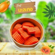 คุณนายผลไม้สดกับนายหมีผัดกะเพรา