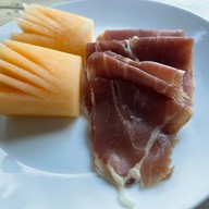 เมนูของร้าน Takola