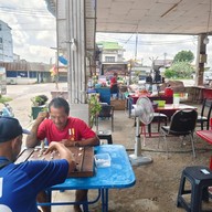 บรรยากาศ ร้านตำยำแซ่บ ตลาดบน  ตลาดบน ตาคลี