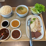 เมนูของร้าน เรือนต้น มณเฑียร สุรวงศ์