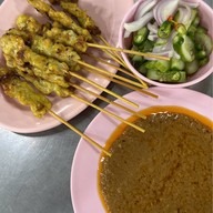 เมนูของร้าน หมูสะเต๊ะ ยศเส และ ก๋วยจั๊บน้ำใส ยศเส