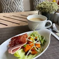 เมนูของร้าน Takola