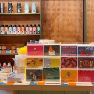 Sarnies & Friends ตลาดน้อยทรงวาด