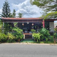 ร้านข้าวขาหมูคุณแม่ เกาะยอ