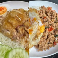 ไก่ตุ๋นไก่กะเพราไก่ทอด & Café - ครัวคุณตุ๊ก ลาดพร้าว 12