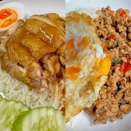 ไก่ตุ๋นไก่กะเพราไก่ทอด & Café - ครัวคุณตุ๊ก ลาดพร้าว 12