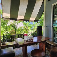 ร้านข้าวขาหมูคุณแม่ เกาะยอ