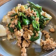 เมนูของร้าน ครัวดอกไม้ขาว สาขาบำรุงเมือง