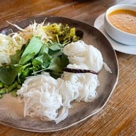 เมนูของร้าน ครัวดอกไม้ขาว สาขาบำรุงเมือง