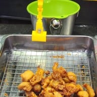 หมูทอดเจ้แฝด