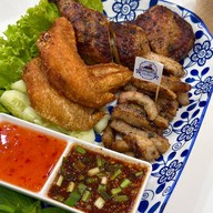 นายแก้ว คอหมูย่าง Cafe&Bistro - ราชพฤกษ์4 นายแก้ว คอหมูย่าง Cafe&Bistro