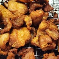 หมูทอดเจ้แฝด