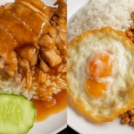 ไก่ตุ๋นไก่กะเพราไก่ทอด & Café - ครัวคุณตุ๊ก ลาดพร้าว 12