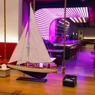 บรรยากาศ Burgundy Bangsaen